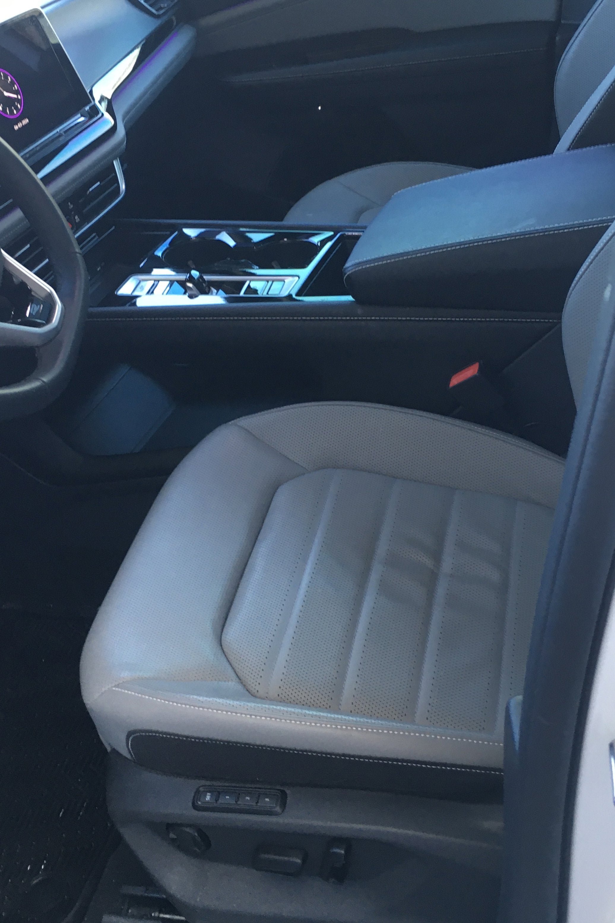 Used 2024 Volkswagen Atlas Cross Sport SEL R-Line AWD/4WD image 10