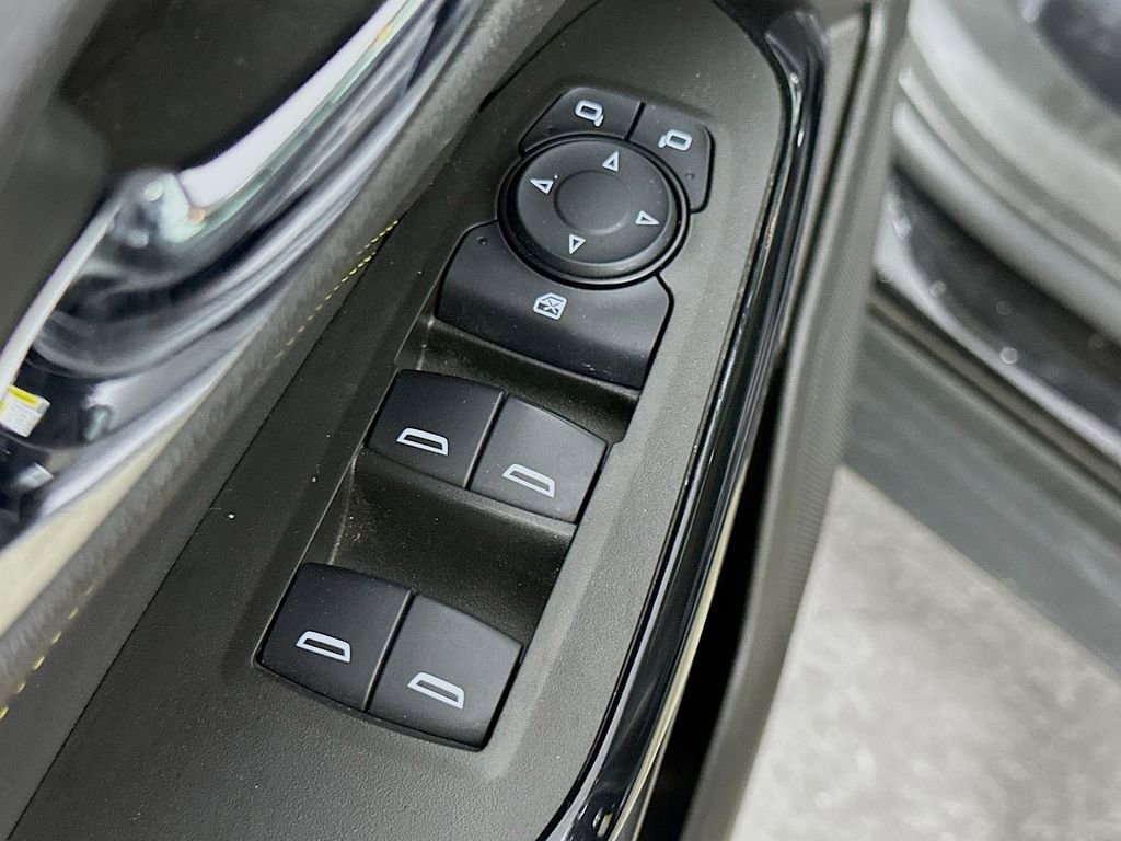 Used 2025 Chevrolet Trax LT w/ Driver Confidence Package image 20