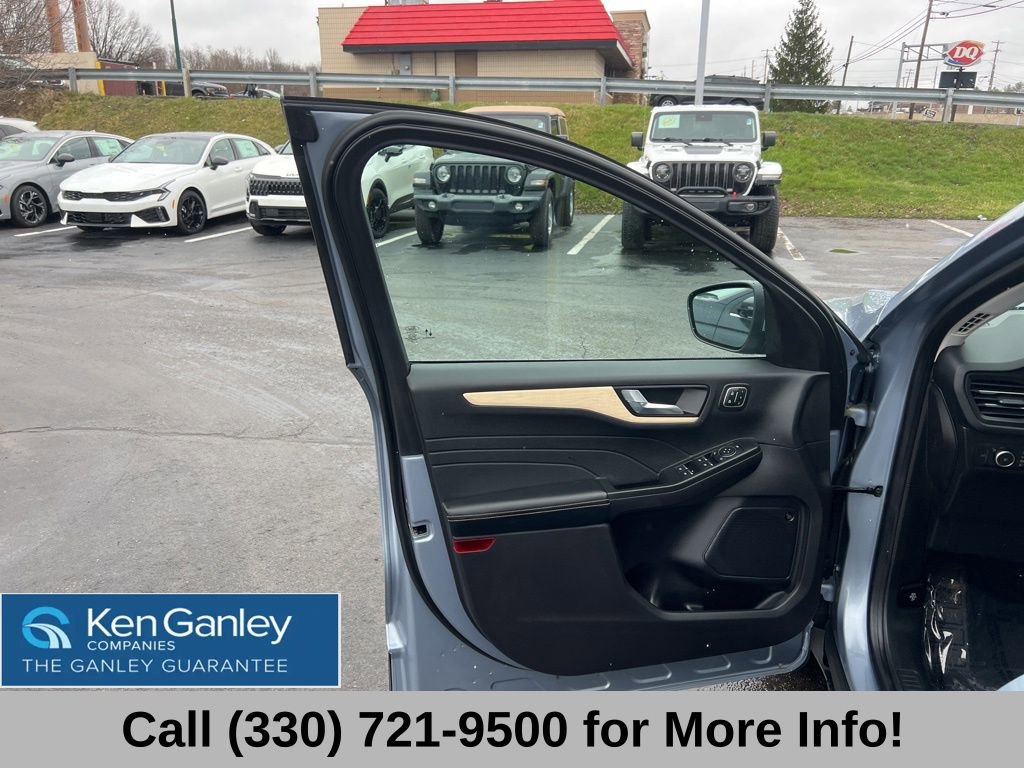 Used 2022 Ford Escape Titanium w/ Titanium Elite Package image 24
