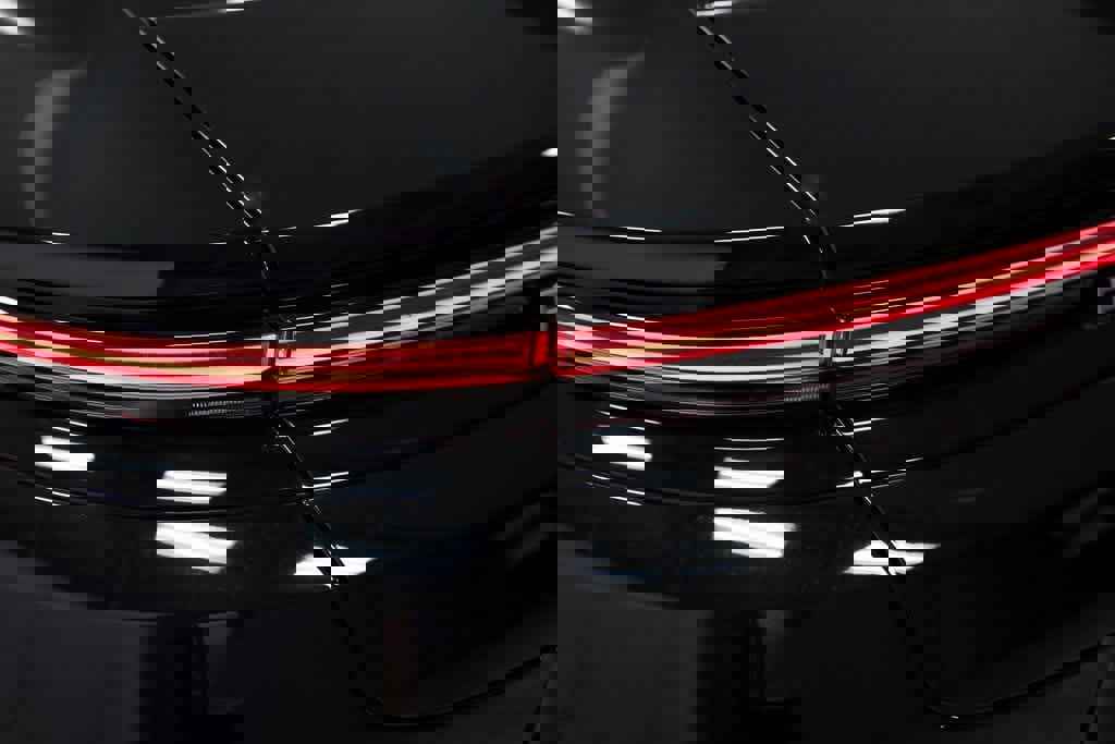 New 2025 Porsche Panamera 4 image 34