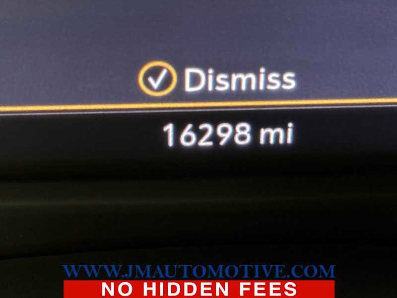 Used 2023 Cadillac XT4 Sport w/ Trailering Package image 22