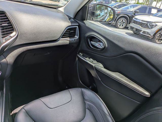 Certified 2021 Jeep Cherokee Latitude Lux w/ Comfort/Convenience Group FWD image 13