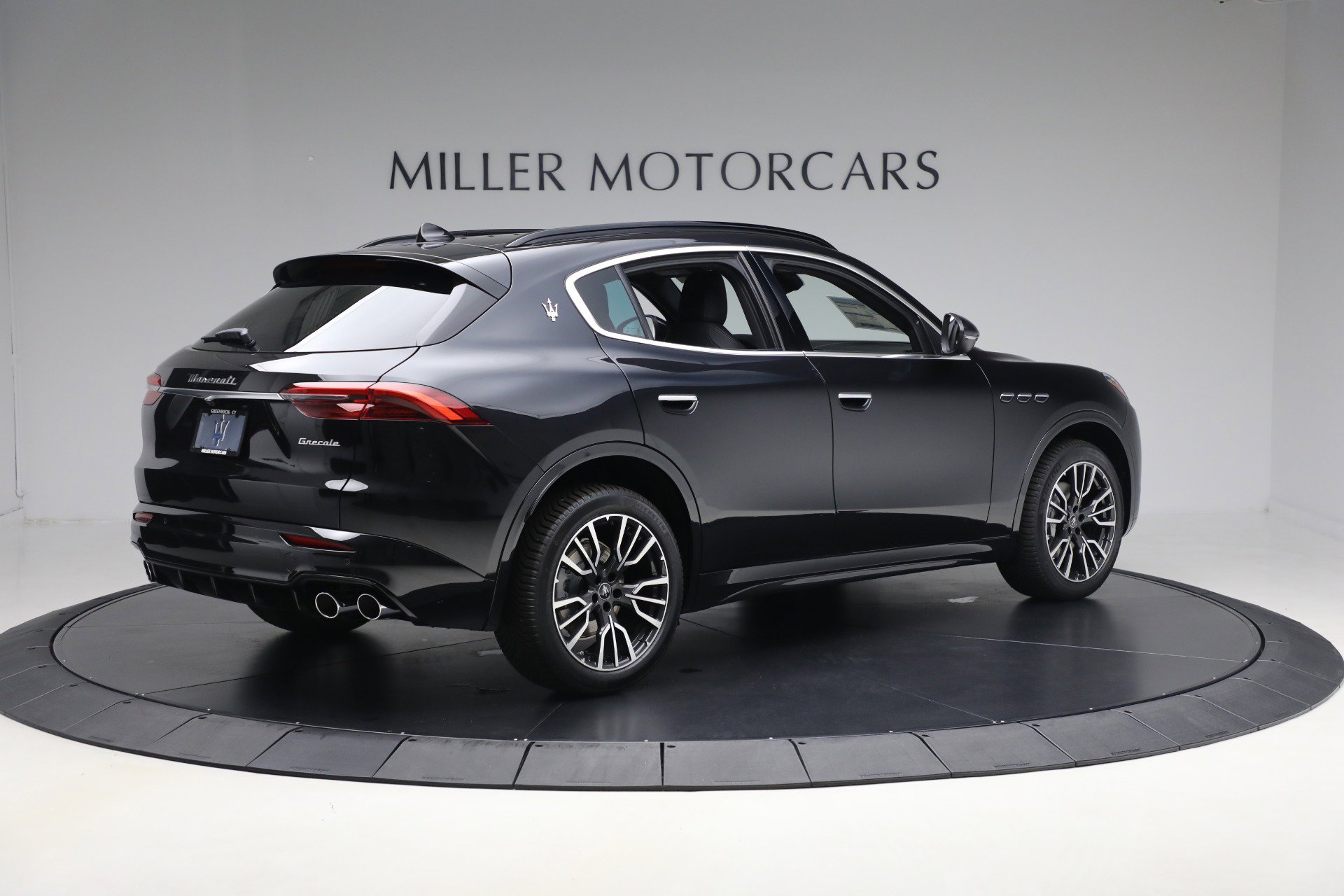 New 2025 Maserati Grecale GT image 8