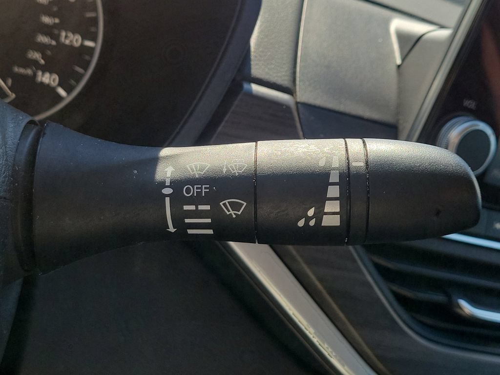 Used 2025 Nissan Altima 2.5 SV FWD image 25