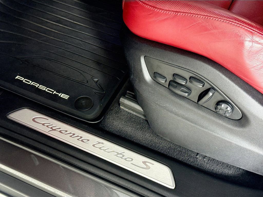 Certified 2022 Porsche Cayenne Turbo S image 18