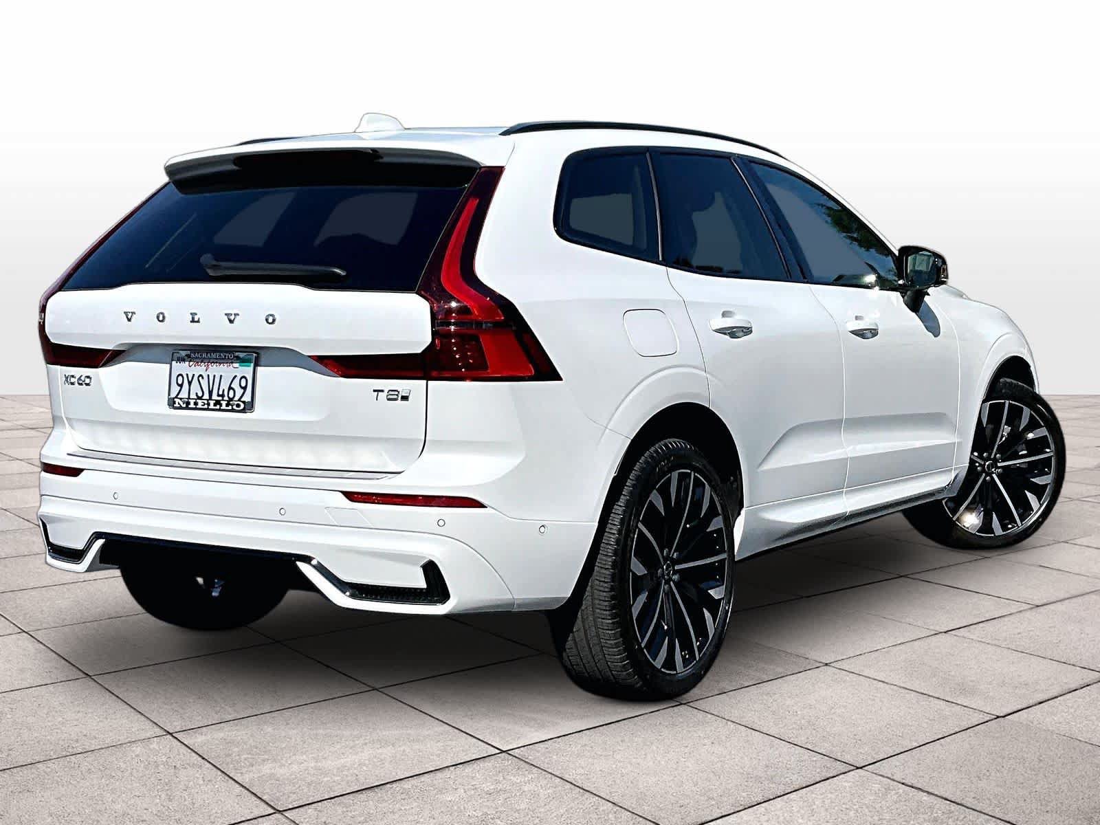 Used 2026 Volvo XC60 T8 Ultra w/ Protection Package Premier AWD/4WD image 16
