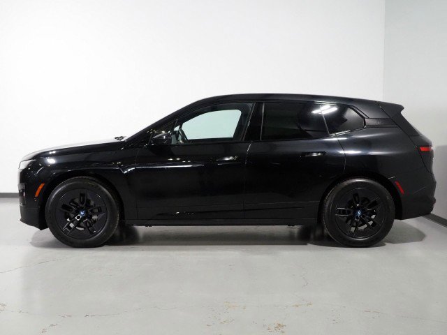 Used 2024 BMW iX xDrive50 w/ Premium Package image 9