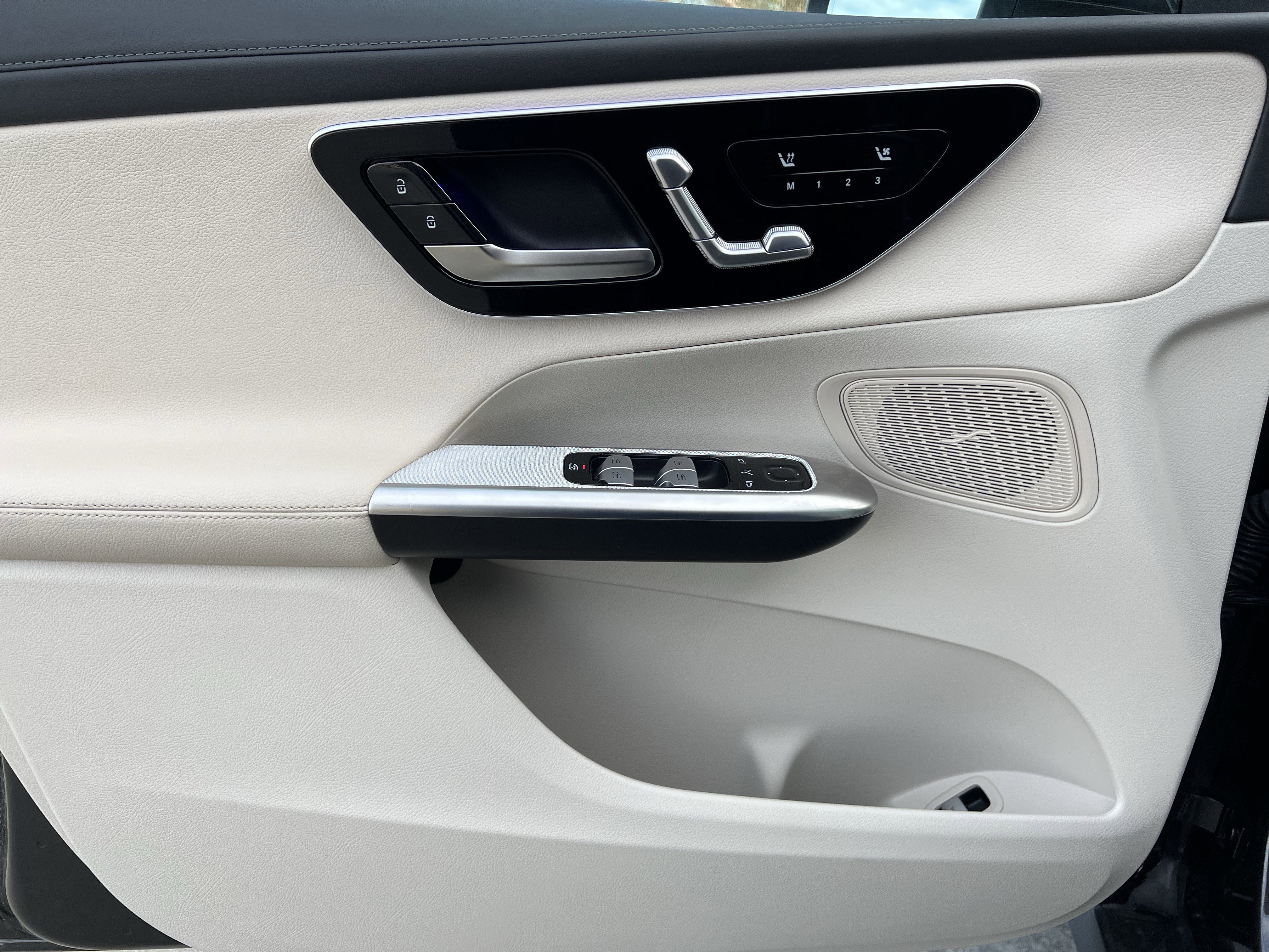 Used 2024 Mercedes-Benz GLC 300 4MATIC image 14