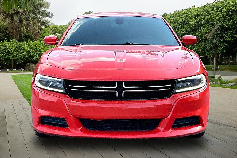 Used 2017 Dodge Charger SE RWD image 2