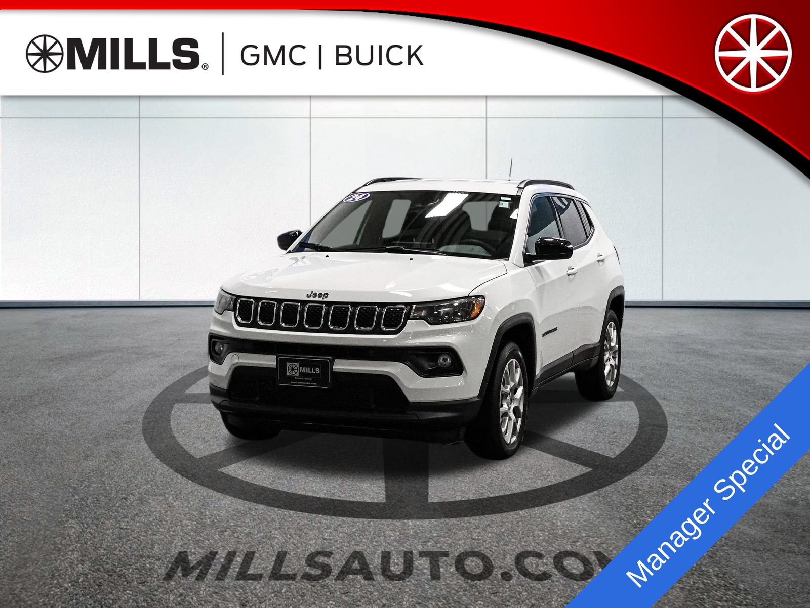 Used 2024 Jeep Compass Latitude AWD/4WD image 1