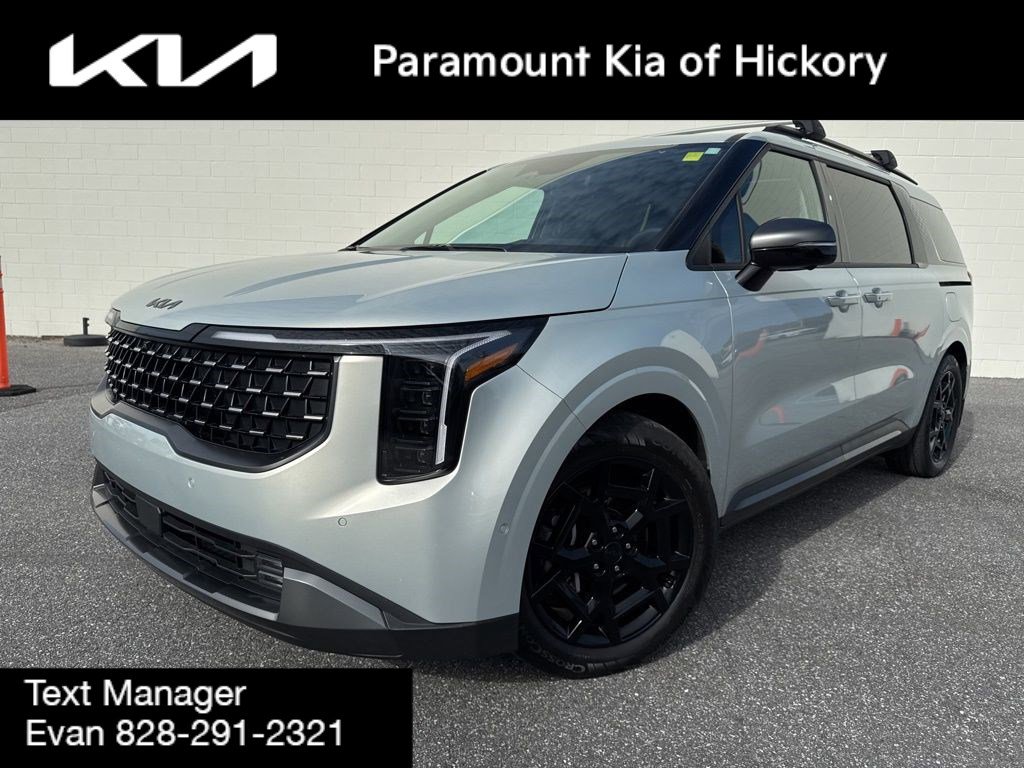 Used 2025 Kia Carnival SX Prestige image 3