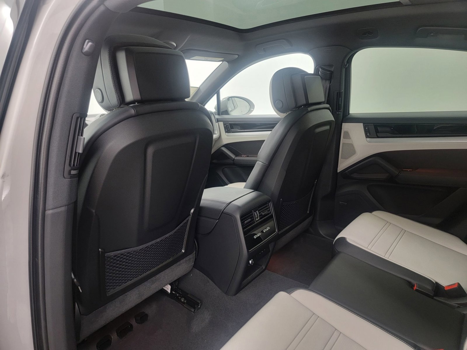 New 2025 Porsche Cayenne S image 15