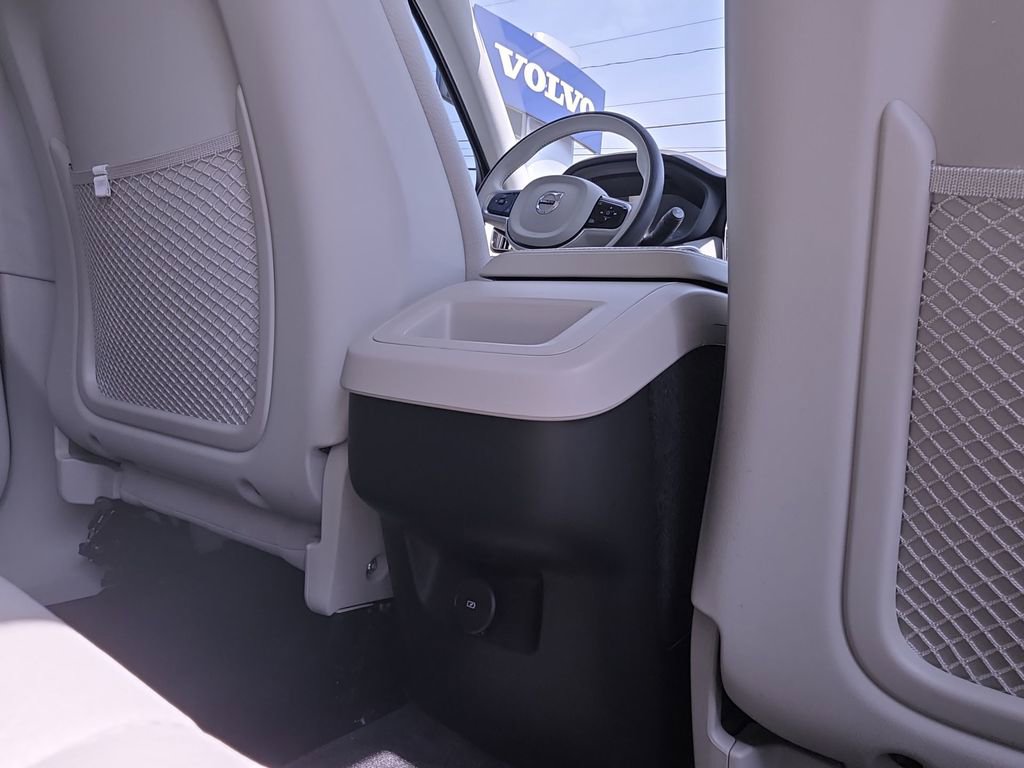 Used 2023 Volvo XC60 B5 Plus w/ Protection Package Premier FWD image 11