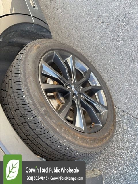 Used 2017 Ford Explorer XLT w/ Equipment Group 202A FWD image 12