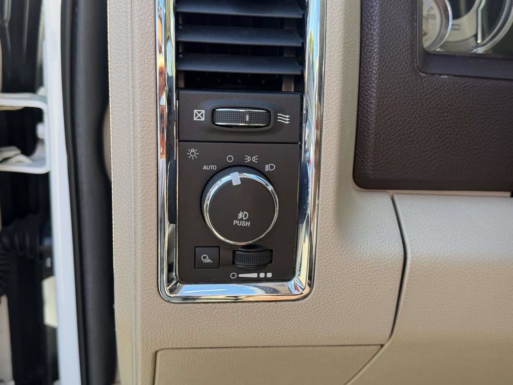 Used 2016 RAM 1500 Laramie Longhorn w/ Convenience Group AWD/4WD image 28
