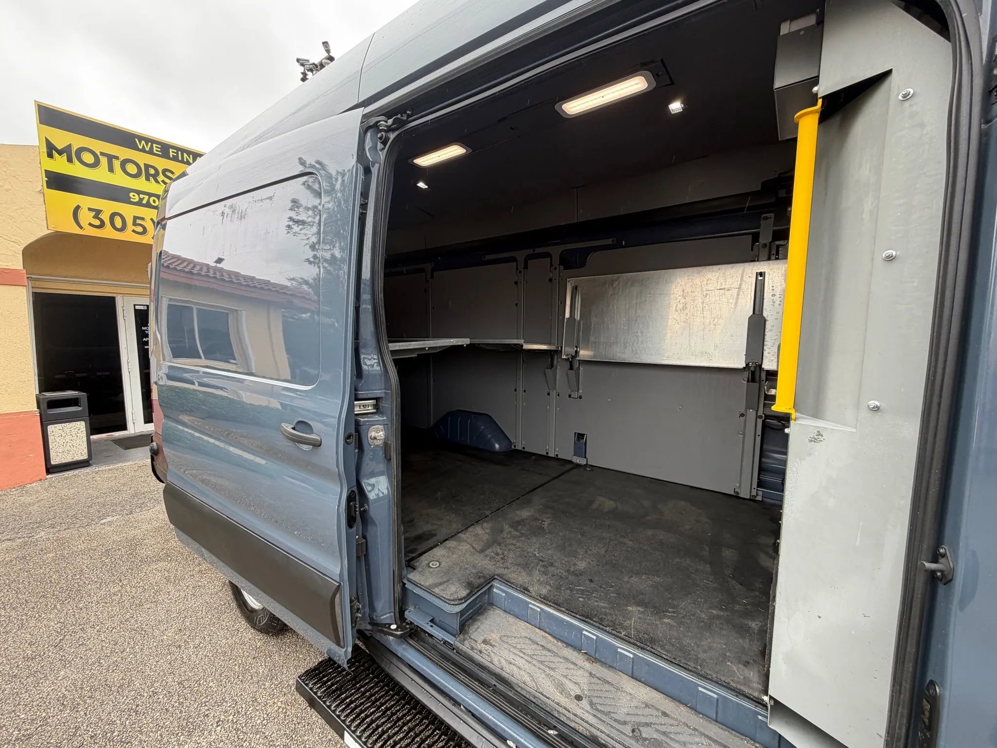 Used 2020 Ford Transit 250 148 High Roof Extended image 8