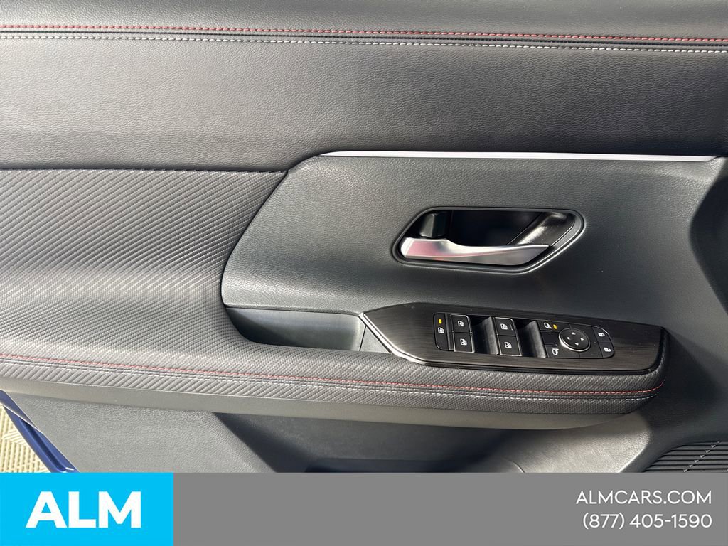 Used 2025 Nissan Kicks SR image 14