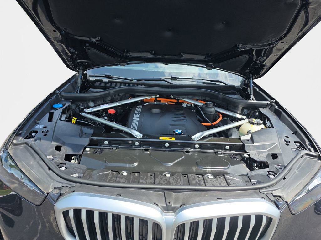 Used 2025 BMW X5 xDrive50e image 24