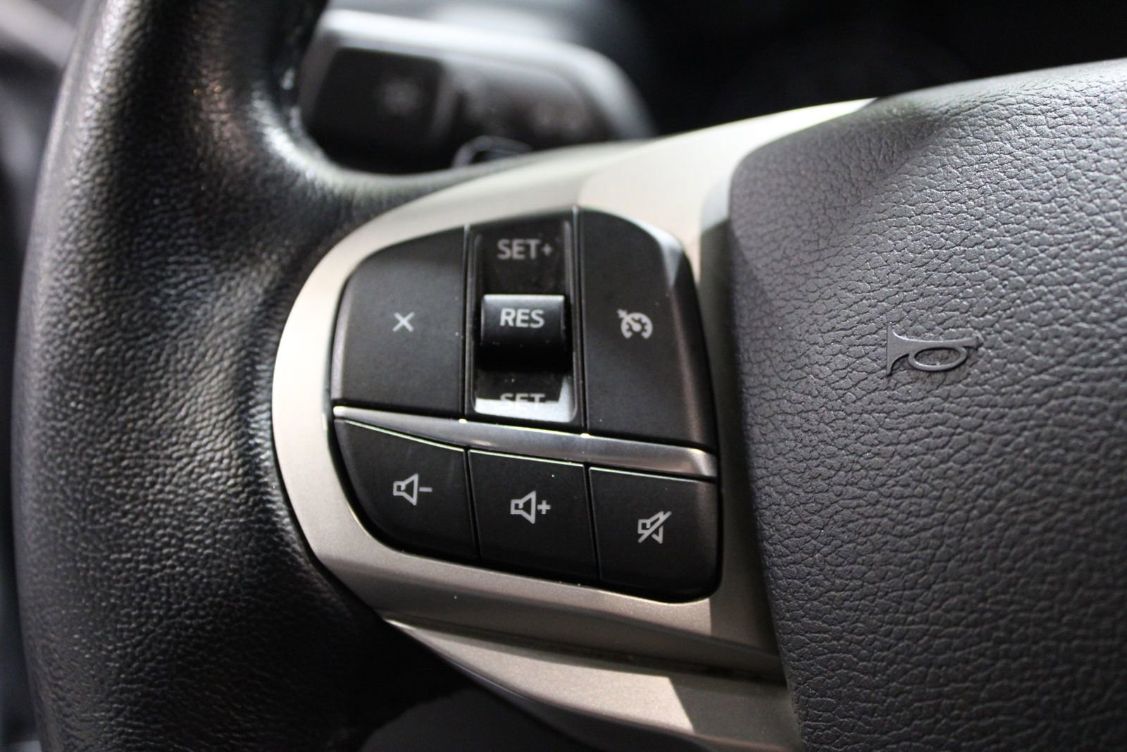 Used 2020 Ford Explorer XLT image 22