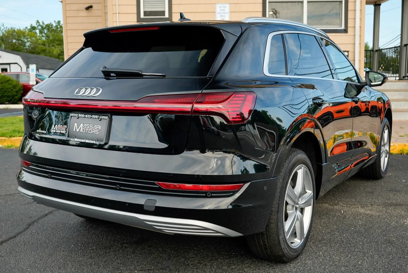 Used 2019 Audi e-tron Prestige AWD/4WD image 5