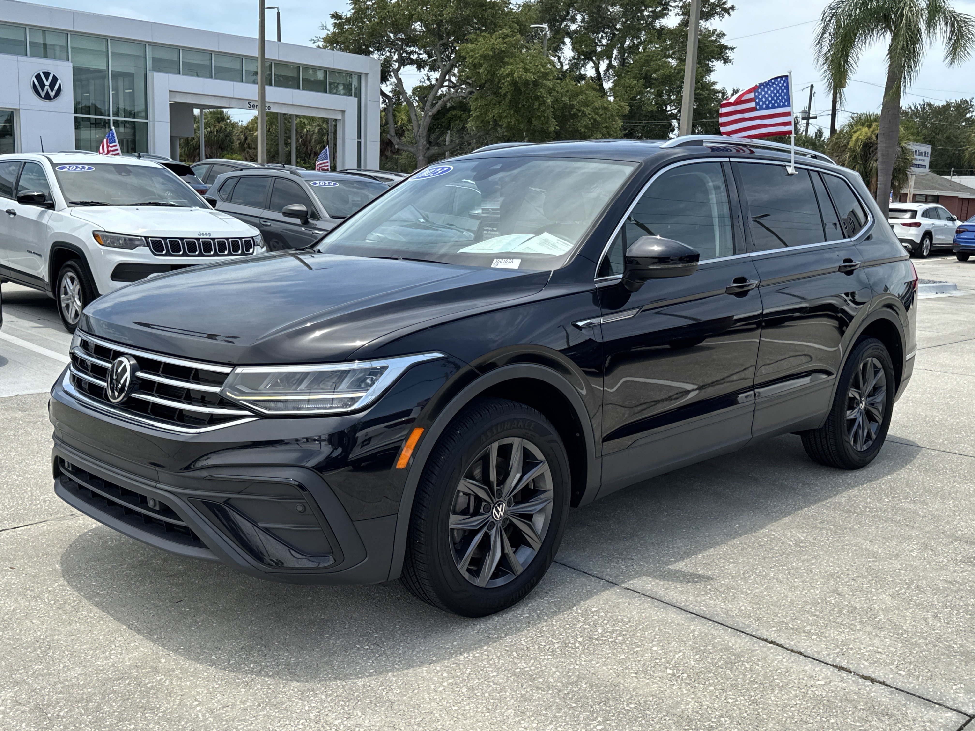 Used 2023 Volkswagen Tiguan SE FWD image 8