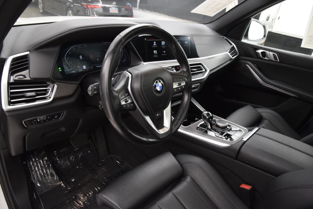 Used 2022 BMW X5 xDrive40i w/ Parking Assistance Package AWD/4WD image 21