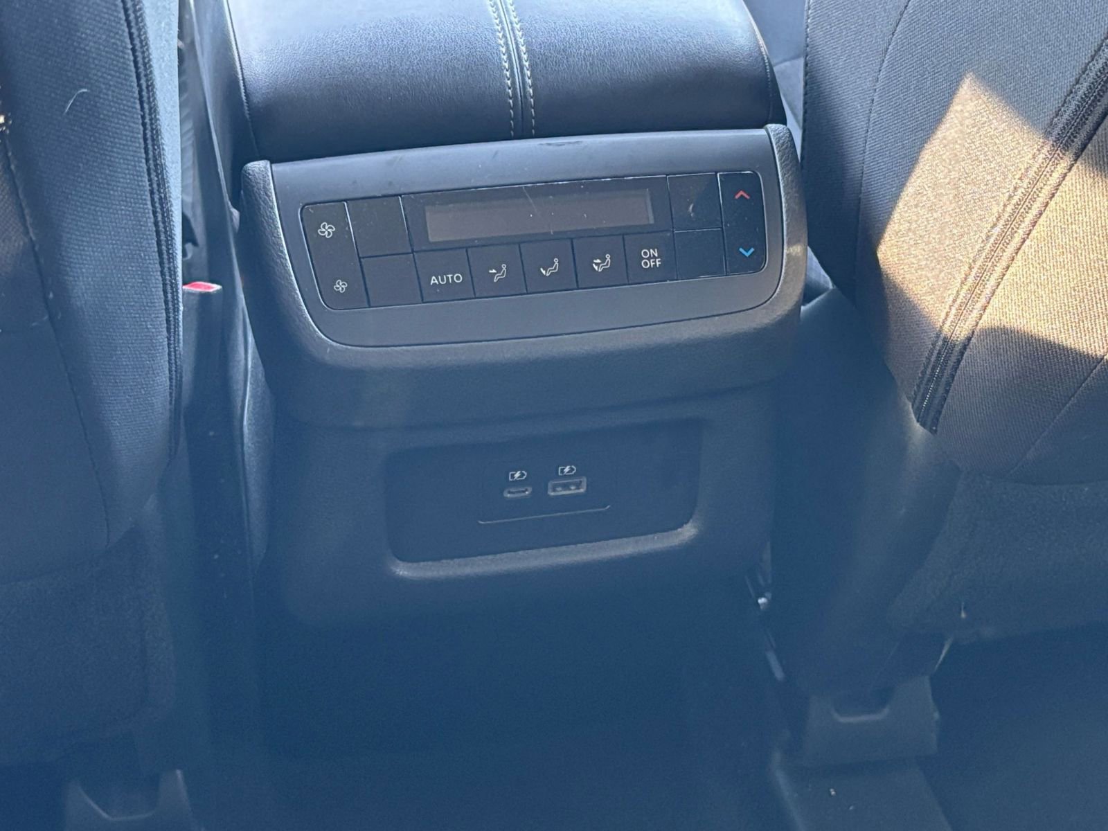 Used 2025 Nissan Pathfinder SV FWD image 24