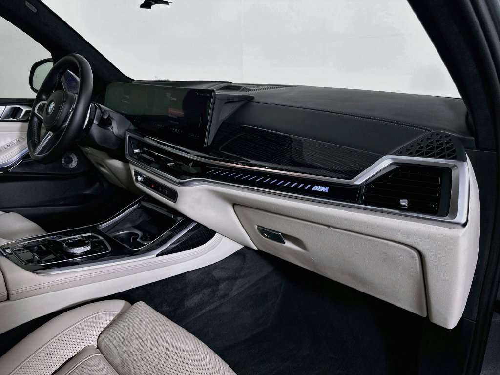 Certified 2024 BMW X7 M60i w/ Executive Package AWD/4WD image 31