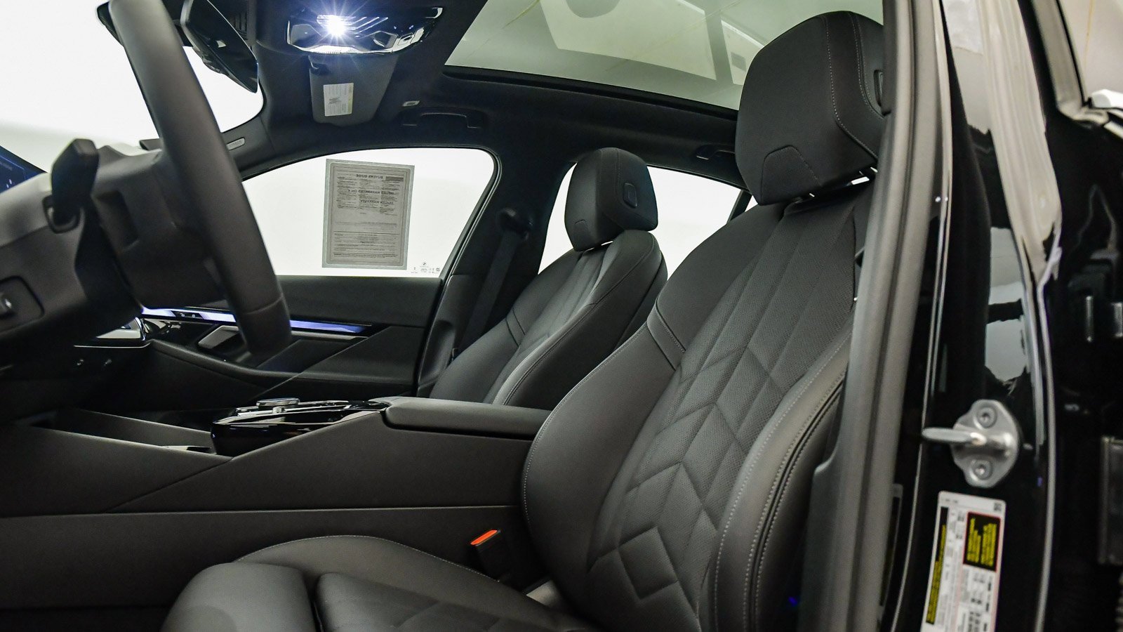 Used 2025 BMW i5 xDrive40 w/ Premium Package image 19