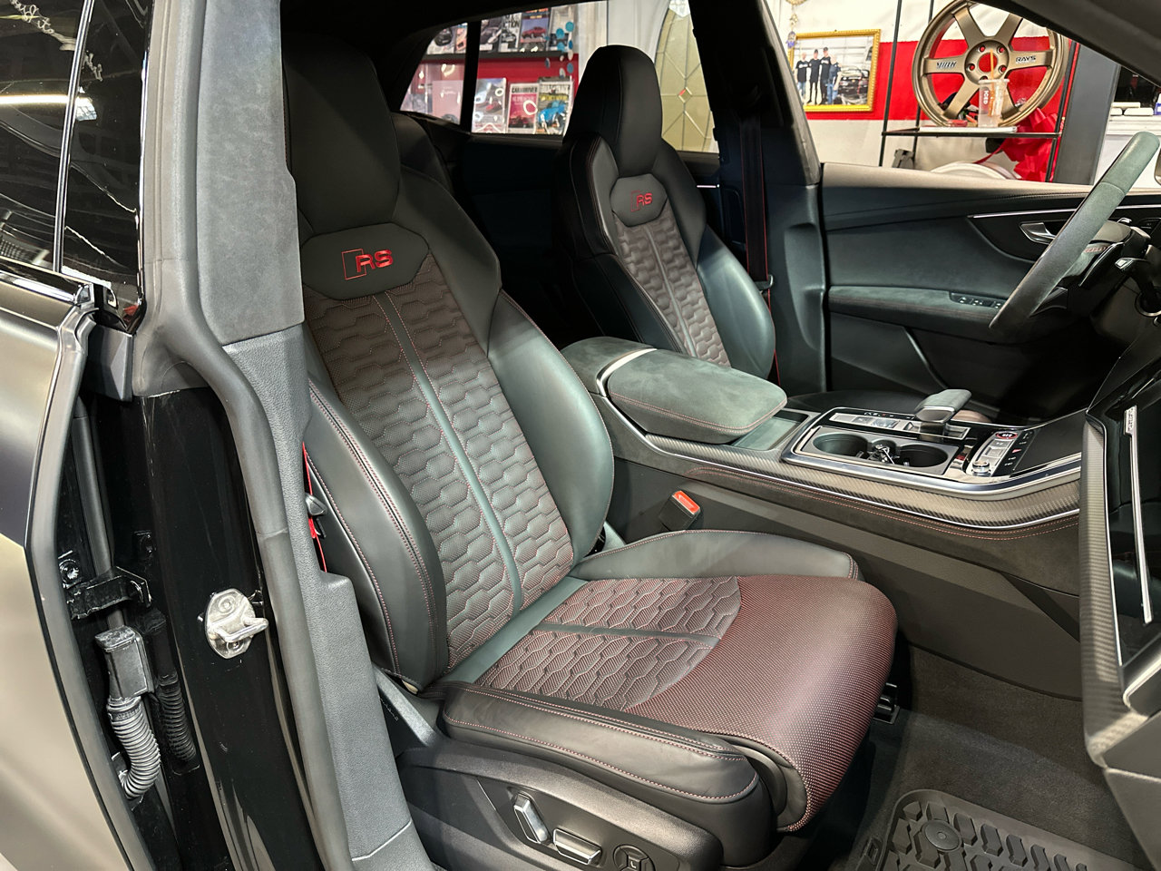 Used 2025 Audi RS Q8 performance w/ RS Design Package - Red image 22
