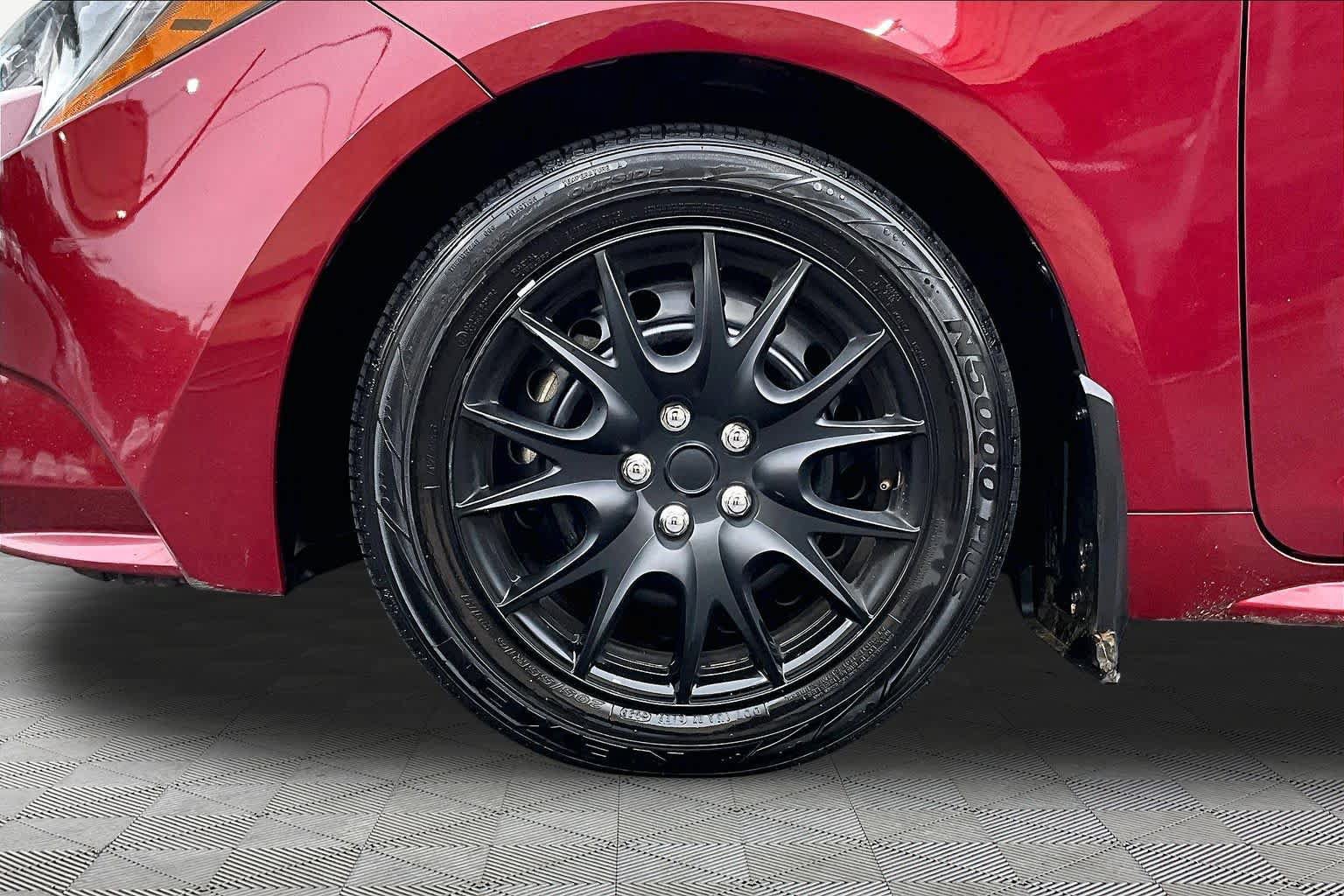 Used 2025 Toyota Corolla LE FWD image 11