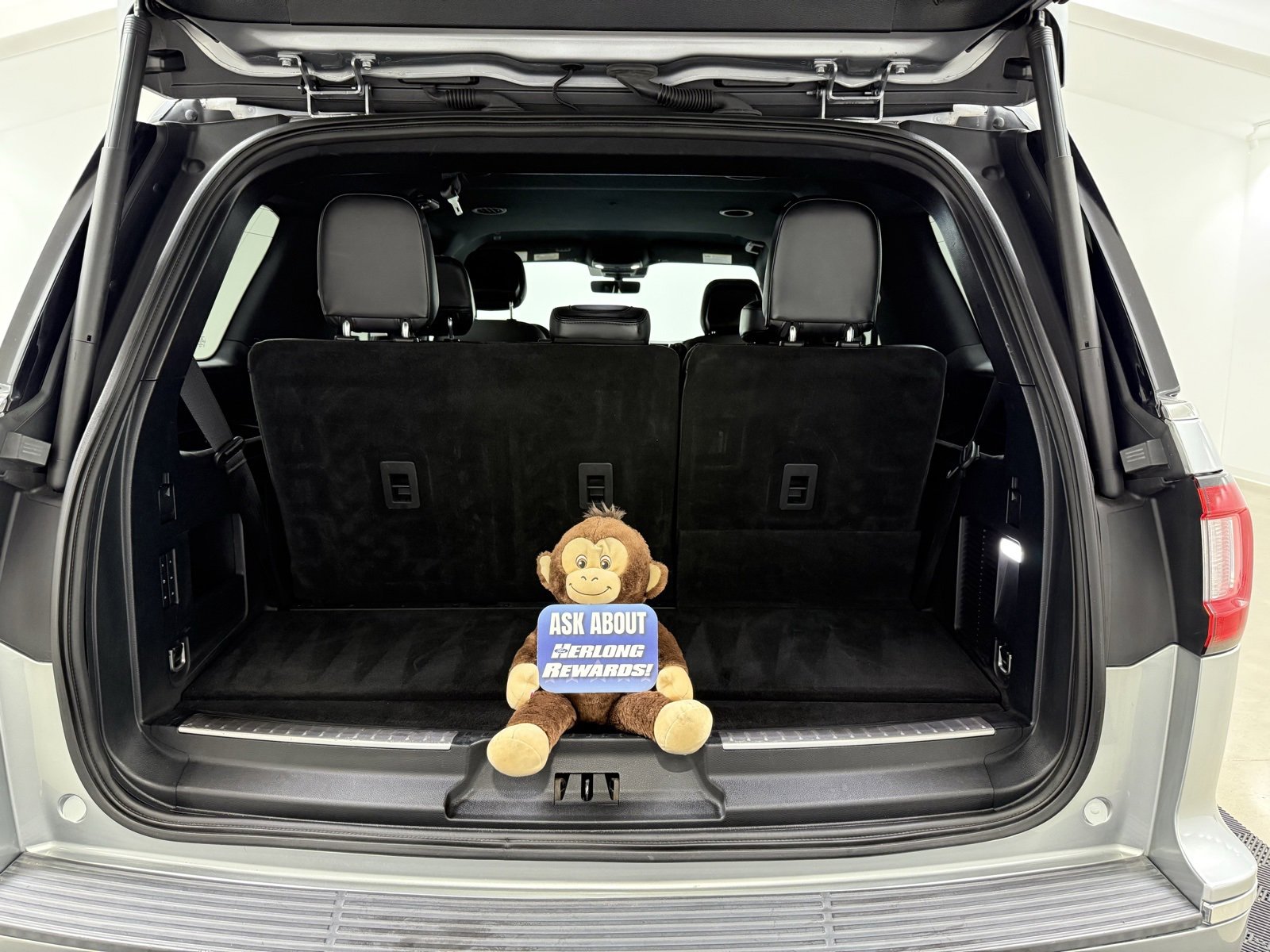 Used 2020 Lincoln Navigator 2WD image 7