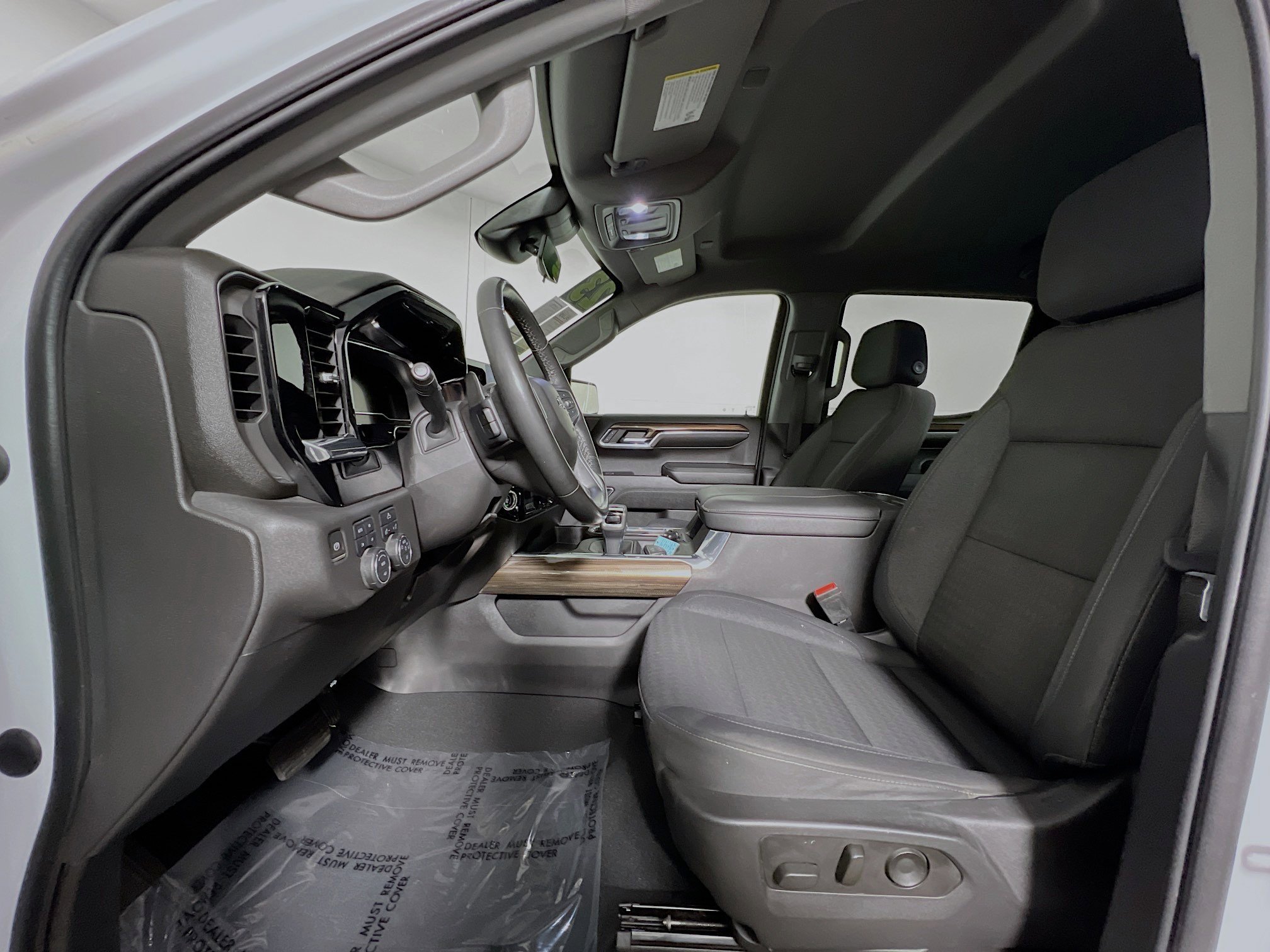 Used 2023 Chevrolet Silverado 1500 LT Trail Boss w/ Protection Package image 15