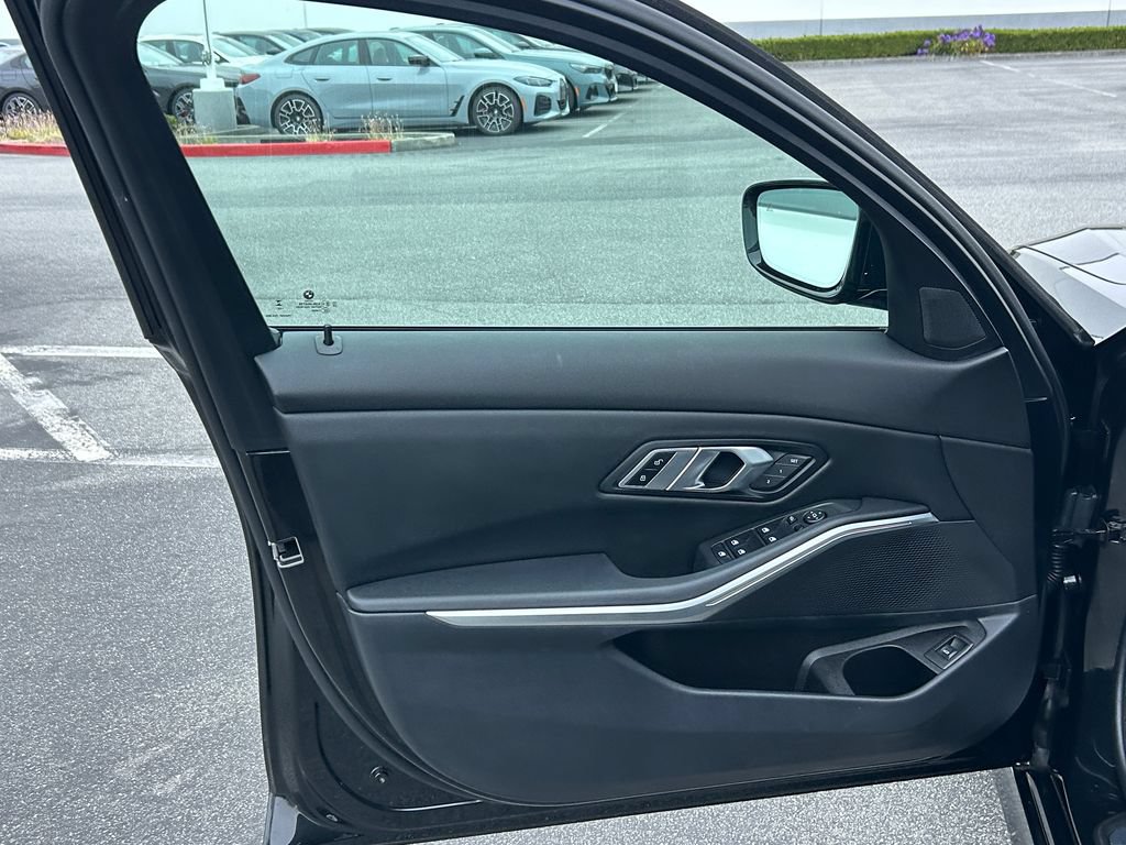 Used 2023 BMW 330i Sedan w/ Premium Package RWD image 11