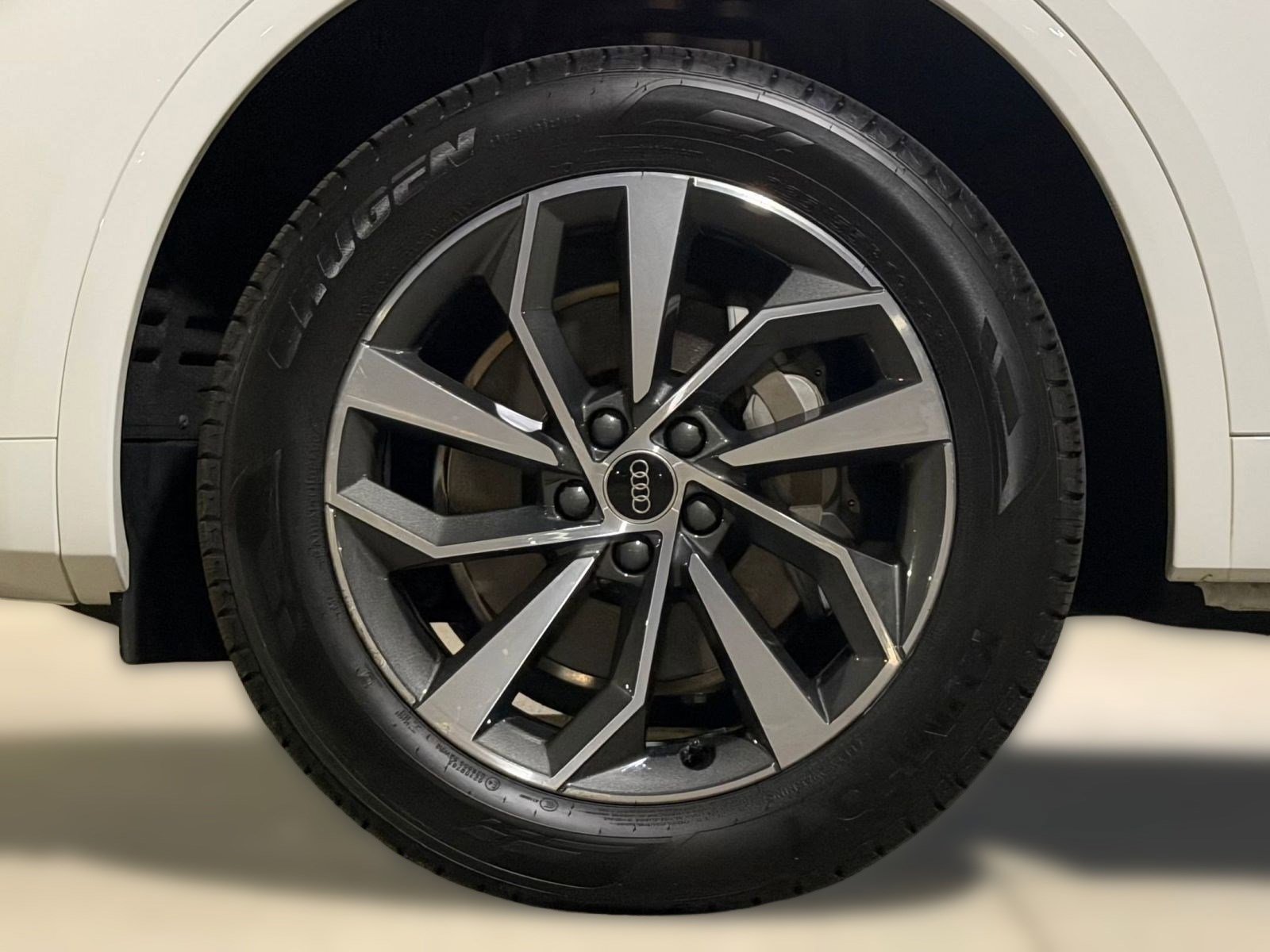 Certified 2023 Audi Q5 2.0T Premium Plus w/ Premium Plus Package image 12