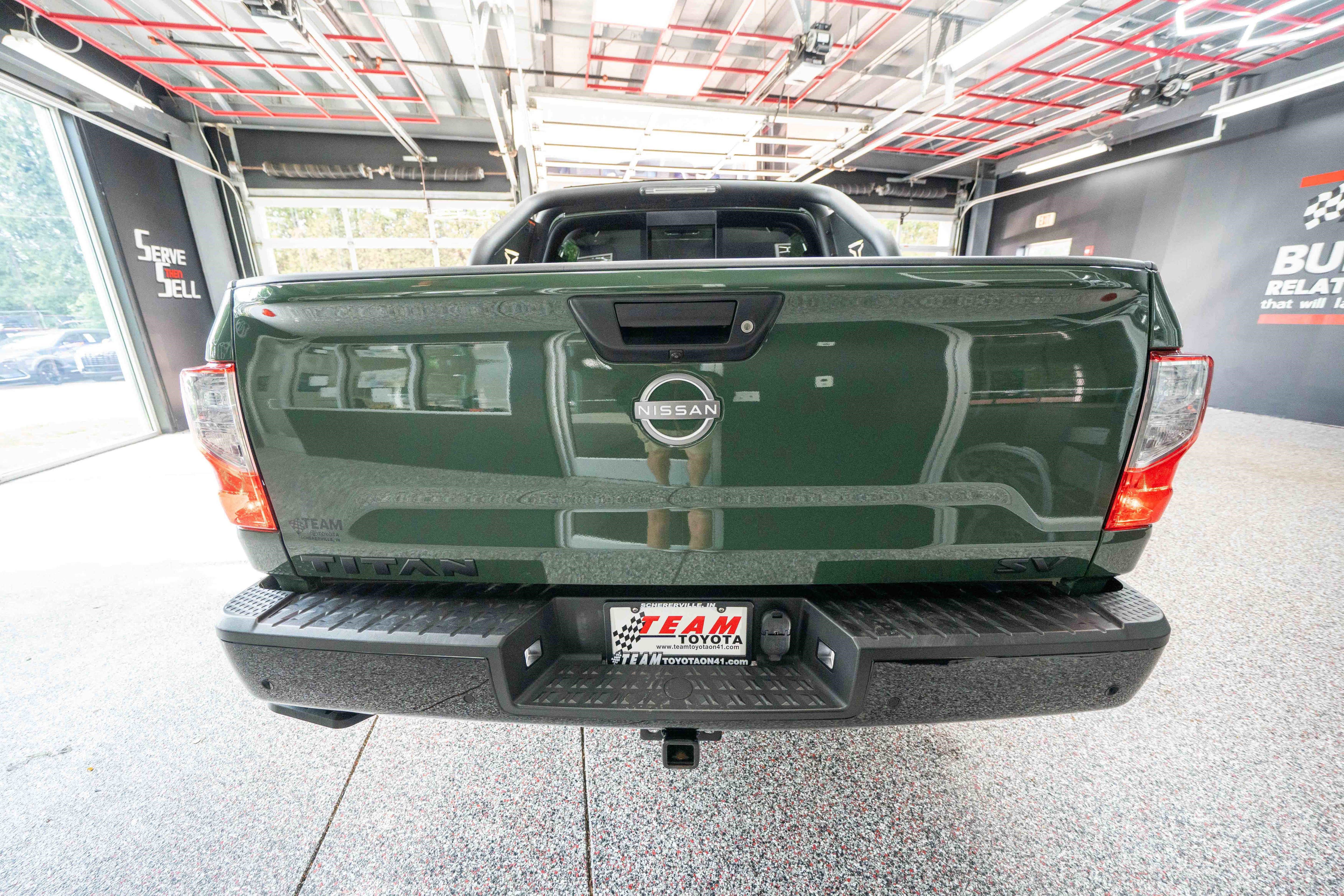 Used 2024 Nissan Titan SV w/ SV Bronze Edition Package RWD image 3