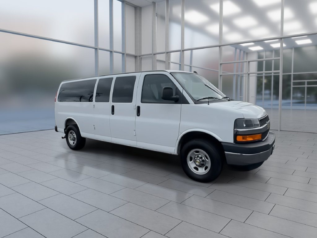 Used 2025 Chevrolet Express 3500 LT w/ LT Preferred Equipment Group RWD image 2