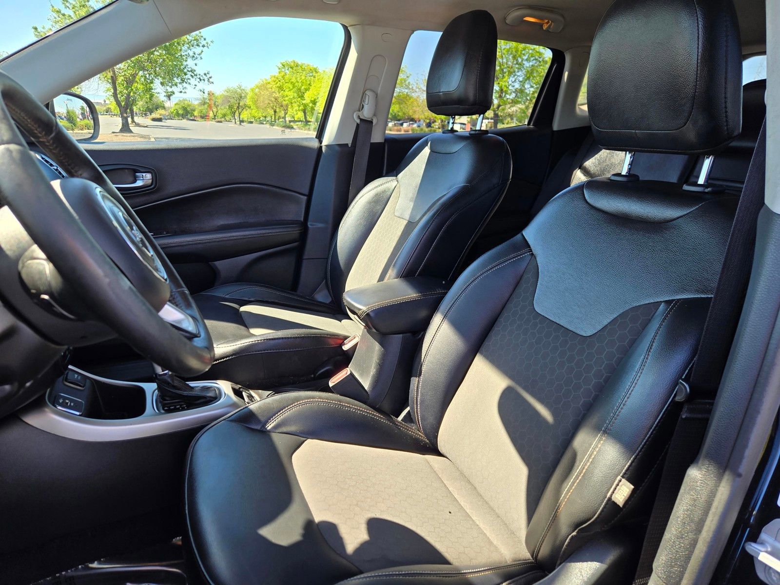 Used 2020 Jeep Compass Latitude w/ Popular Equipment Group FWD image 15