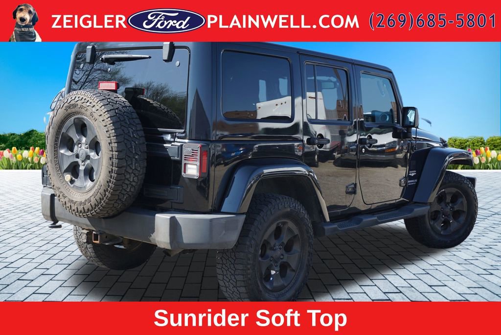 Used 2014 Jeep Wrangler Unlimited Sahara w/ Dual Top Group AWD/4WD image 5