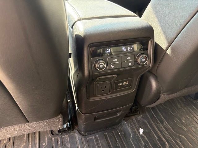 Used 2022 GMC Acadia Denali w/ Denali Technology Package AWD/4WD image 18