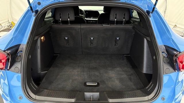 Used 2024 Chevrolet Trax RS w/ Sunroof Package FWD image 4