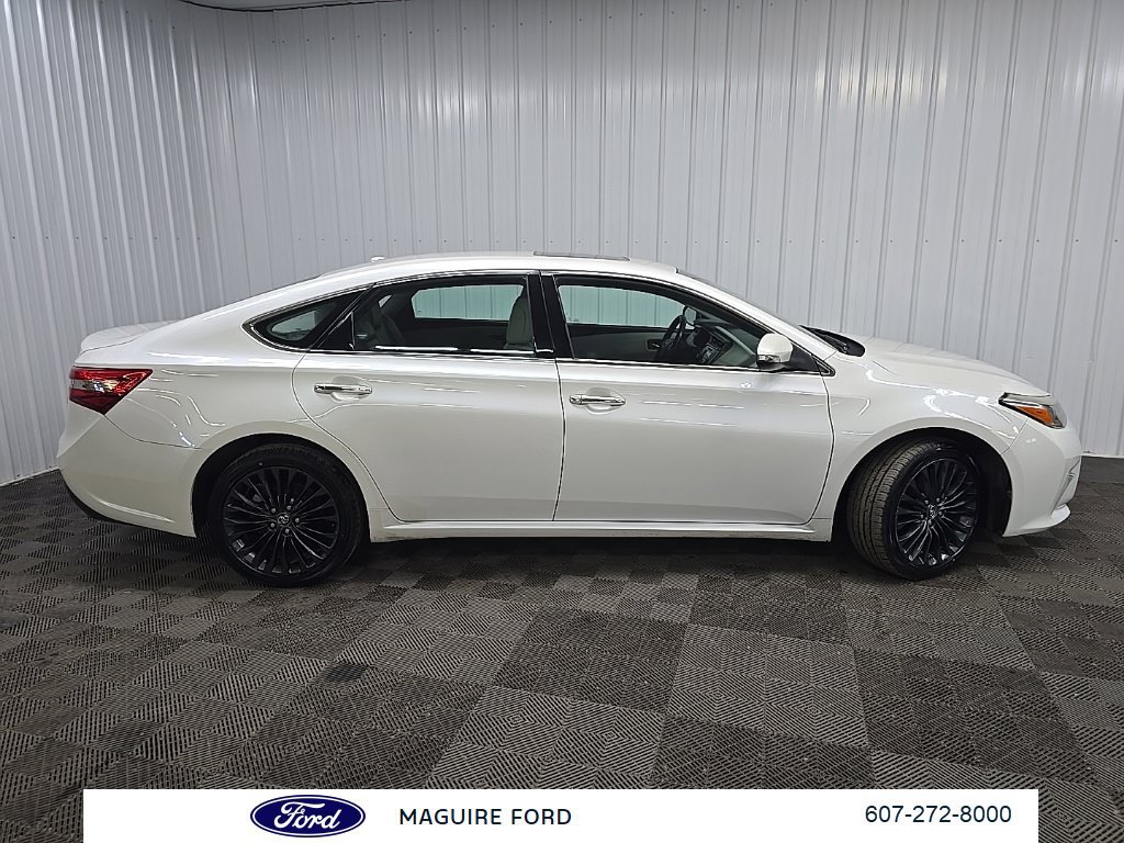 Used 2018 Toyota Avalon Touring w/ Carpet Mat Package FWD image 2