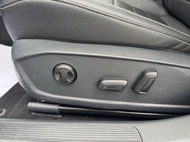 Used 2024 Volkswagen Jetta SE FWD image 17