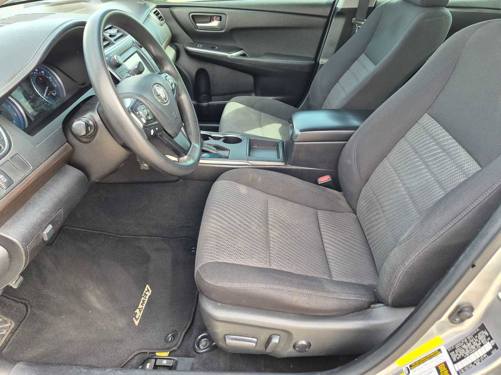 Used 2017 Toyota Camry LE FWD image 21