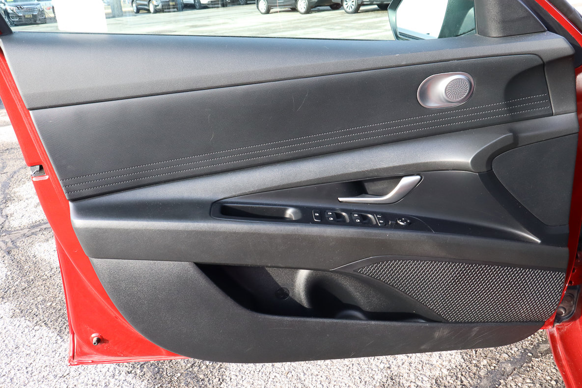 Used 2024 Hyundai Elantra SEL FWD image 13