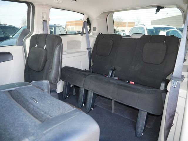Used 2016 Dodge Grand Caravan SE w/ Quick Order Package 29E SE FWD image 18