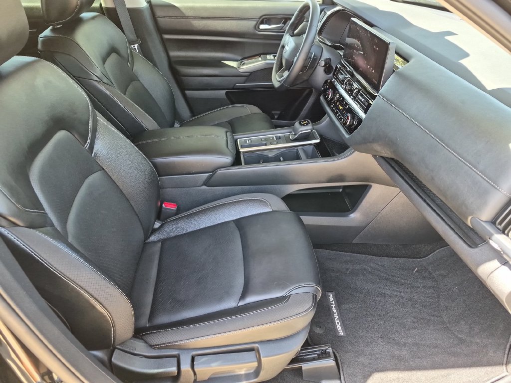Certified 2026 Nissan Pathfinder SL FWD image 37