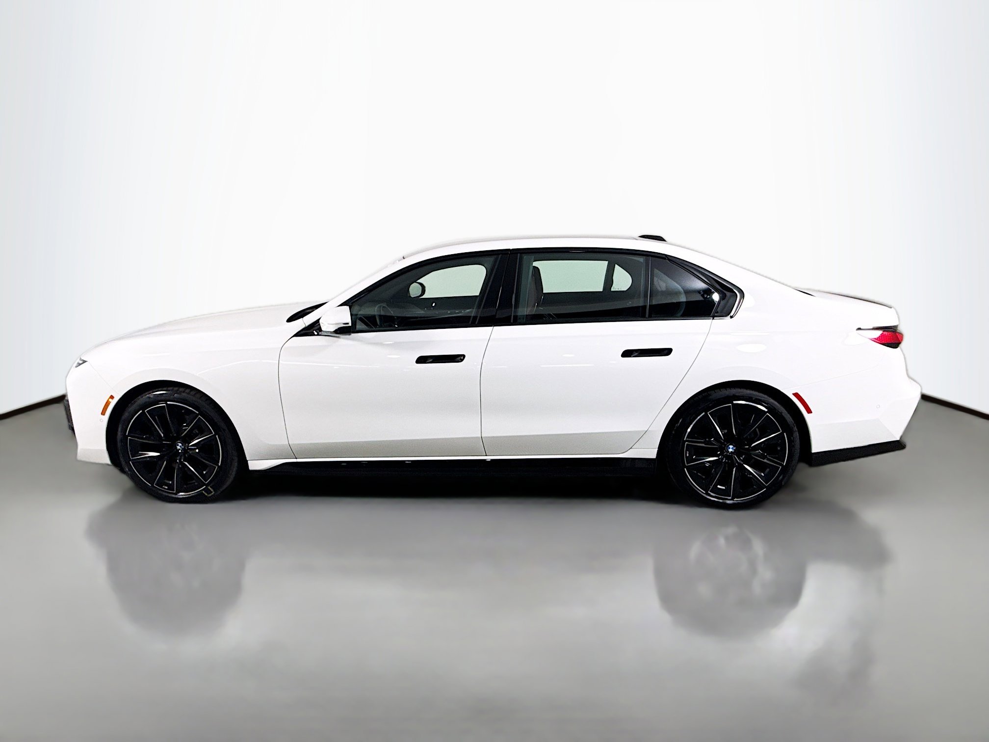 Used 2025 BMW i7 eDrive50 w/ M Sport Package image 6