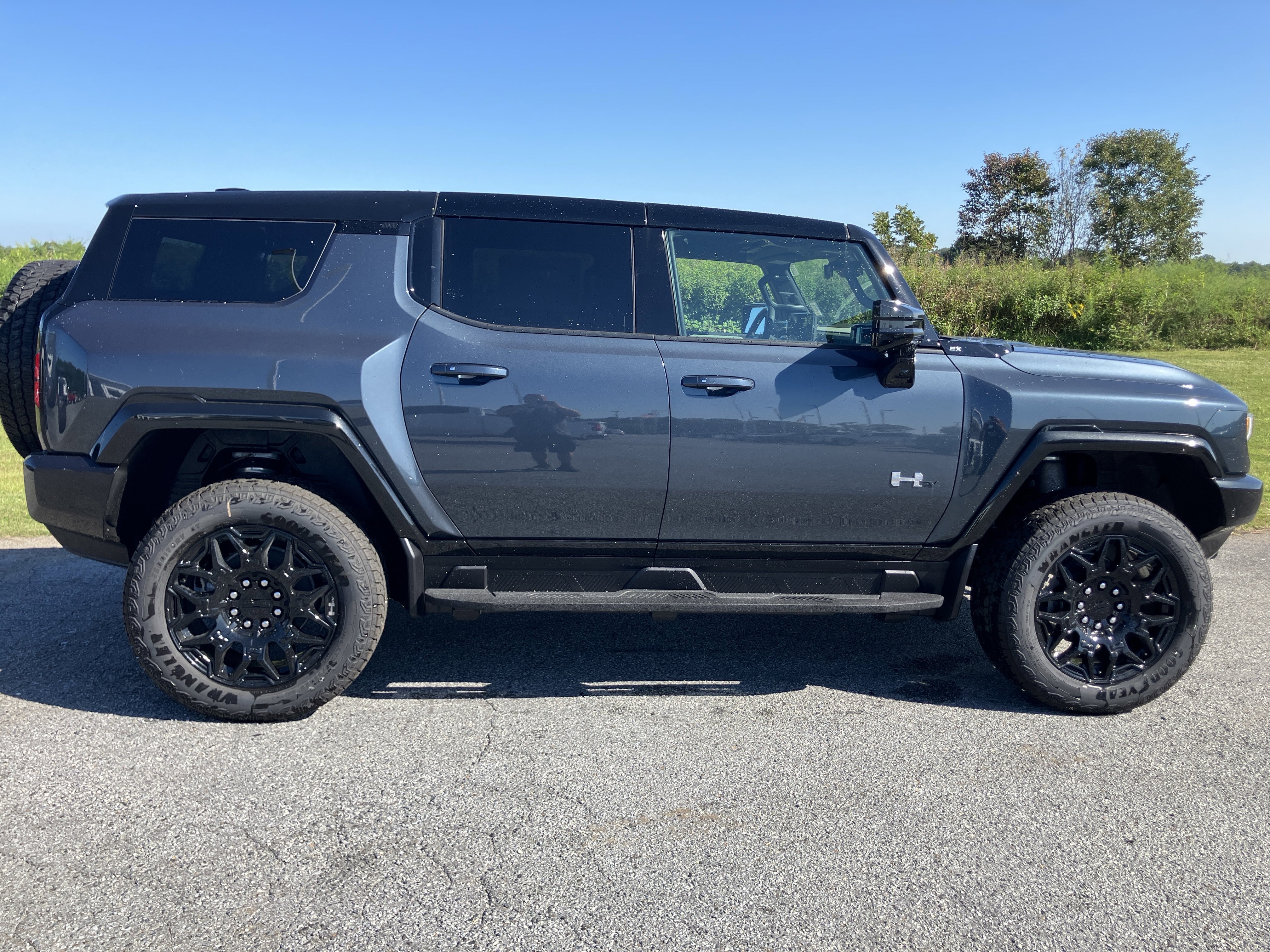 New 2026 GMC Hummer EV SUV image 10