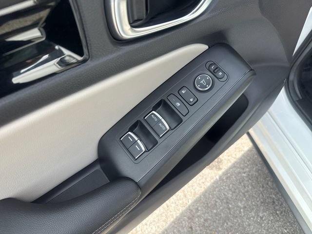 Used 2024 Honda Civic EX-L image 10